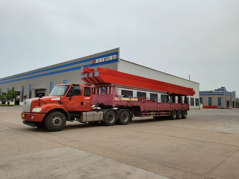 電動葫蘆橋式起重機(jī) 3臺 LH5t-17m 制作完成，發(fā)往河南漯河交付客戶使用。